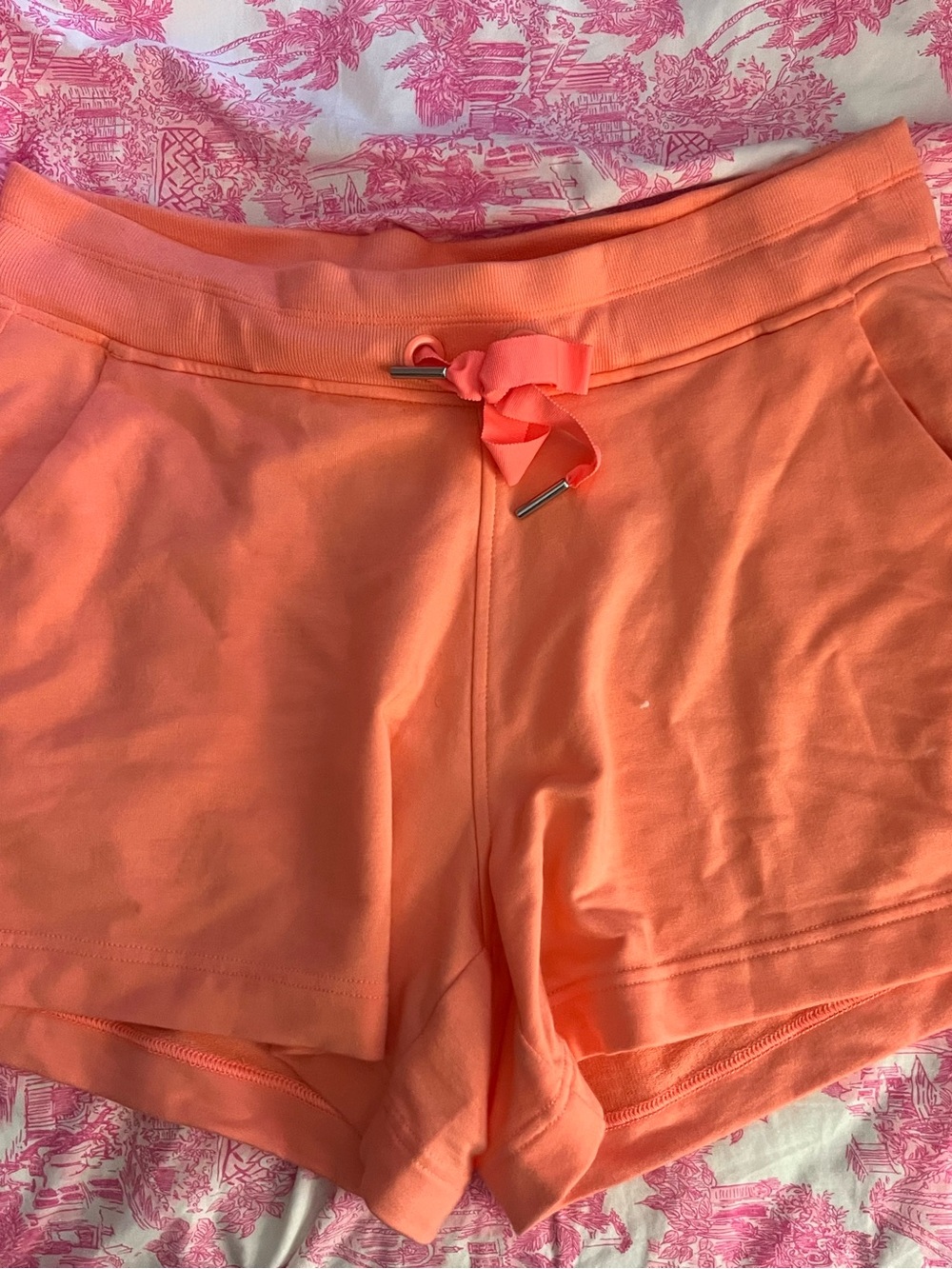 Like new medium Athleta lounge shorts!